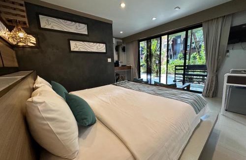 Ko Phi Phi Hotel | โรงแรมชาวเกาะพีพี Chaokoh Phi Phi Island