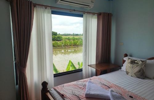 Bang Khu Rat Hotel | โรงแรมรักบัว