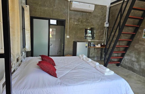 Khanong Phra Hotel | ไร่ปาริชาติ