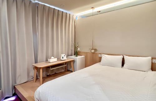 Yushima Hotel | 东京上野超级中心 设计师房间Yaob 上野公园3分钟 车站1分钟 超级繁华 免费wifi 戴森吹风
