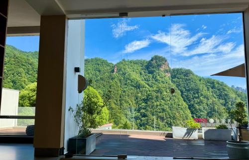 Wulingyuan House | 云漫山居民宿