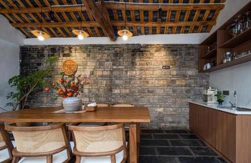 Fenghuang Bed & Breakfast | 凤凰古城树喜民宿店Shuxi Guesthouse- Fenghuang Ancient Town