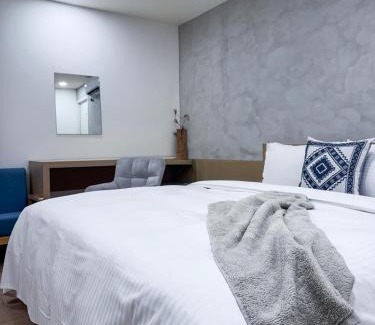 Xinyi Hotel | 唯爾文旅