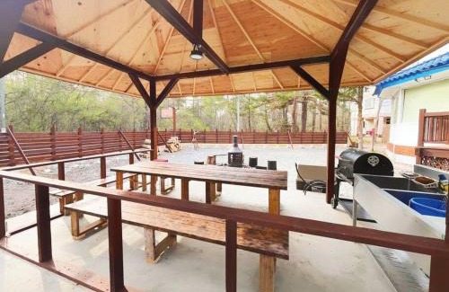 Tsumagoi House | 団体歓迎ジョイサウンドカラオケ付き北軽井沢超大型貸別荘7寝室5浴室20人泊まれる