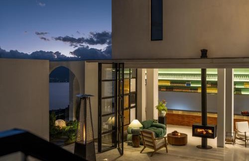 Dali Town Hotel | 大理空岛半山海景民宿