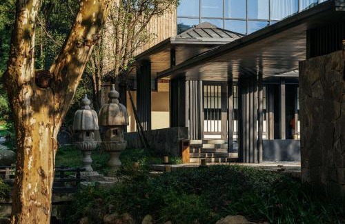 Changjiang County Hotel | 景德镇行山世外东篱院民宿