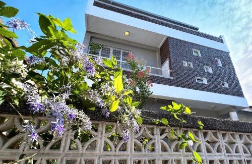 Old Town House | 朗香洋房 台南安平民宿2-12人包棟