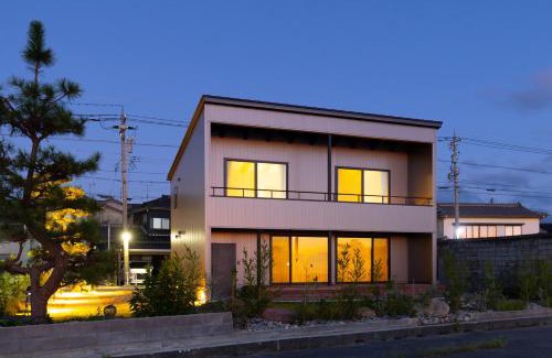Himi House | 氷見のうみと