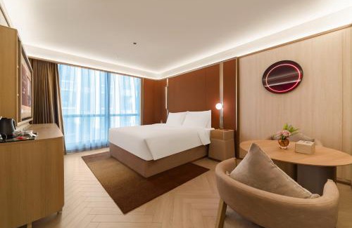 Longhu Qu Hotel | 汕头龙眼北路黄河路桔子水晶