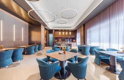 Longhu Qu Hotel | 汕头龙眼北路黄河路桔子水晶