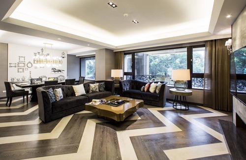 Xinyi Apartment | 花園景觀豪華公寓(2樓),搭車5分鐘到101大樓,步行10分鐘到捷運站站,室內180平方公尺大空間