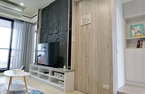 Toucheng Apartment | 走路3分鐘到海邊玩沙踏浪、海天一色大坑腳踏車步道、觀賞龜山島日出,或者享受著眺望蘭陽平原的悠閒,待在宜蘭吧! 躺著看山看海。