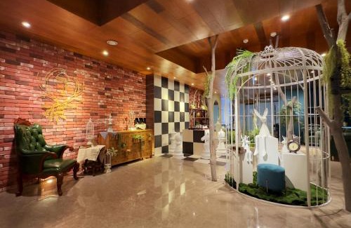 West Central District Hotel | 路境行旅 台南西門館