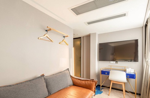 Buji House | 轻奢投屏智能影音大床房