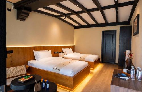 Ganzi County House | 迪诺-云府民宿 塔公店