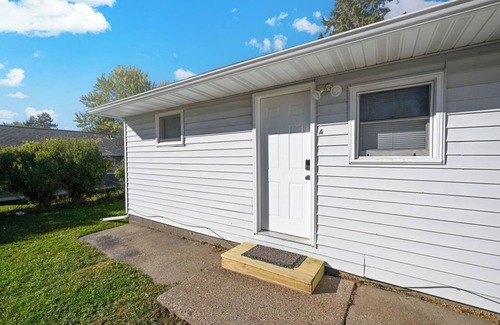 Wausau House | 0.8 mi to hospital: Pet-Friendly Gem in Wausau!