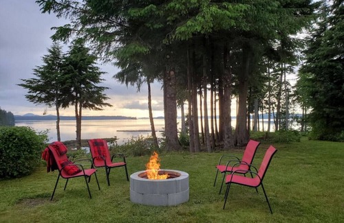 Regional District of Mount Waddington Apartment | 03 - Sunset Vista Cottage