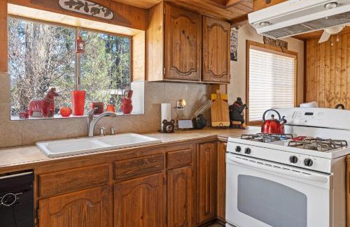 The Village House | 086 - The Village Cottage Oasis - Meredith Lodging