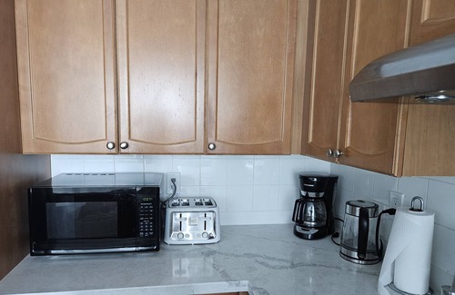 Fort York Condo | 1+1 BR in Fort York W/Free Parking CN Tower & Lakeview