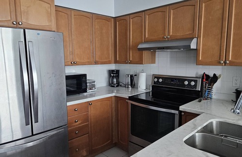 Fort York Condo | 1+1 BR in Fort York W/Free Parking CN Tower & Lakeview