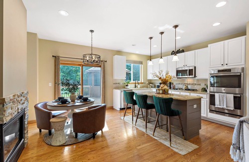 Gages Lake House | 1/2 Acre Retreat: 100" TV, Open layout Navy Base and Six Flags Great America