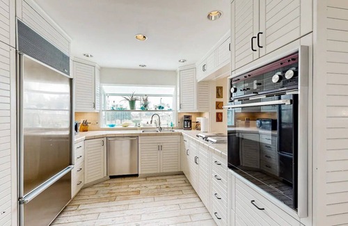 Pierpont Bay House | 1-2 Min Walk To Beach, Ocean Views W/Rooftop Deck