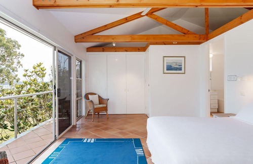 Corlette House | 1/44 Danalene Pde - fantastic waterfront property with air con