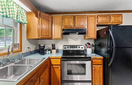 Clay City Apartment | 1,600 Acres | Pool | Pond | Hidden Treasure - RRG!