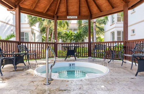The Bight Condo | 1 BD,1.5 Bathroom, Beautiful Condo.