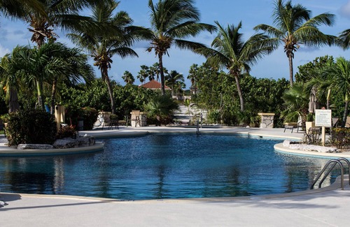 Wheeland Settlement Condo | 1 bdrm second floor , views pool hot tub private beach spacious newly renovated