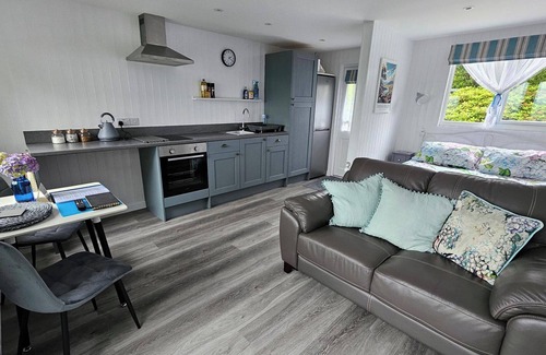 Saint Ann's Chapel Cabin | 1 Bed Cabin-Sleeps 2, Hot Tub, Garden, Views, Pets