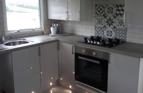 Newquay Ski Chalet | 1-Bed Chalet, Sleeps 2, Parking, Pets Allowed