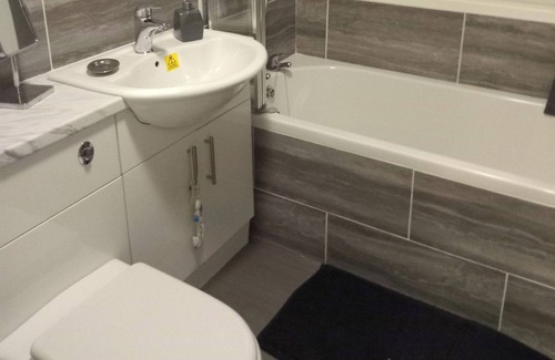 Newquay Ski Chalet | 1-Bed Chalet, Sleeps 2, Parking, Pets Allowed