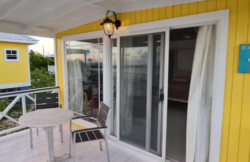 Codrington House | 1 Bed Cottage Sleeps 2 - Pet Friendly - Ocean View