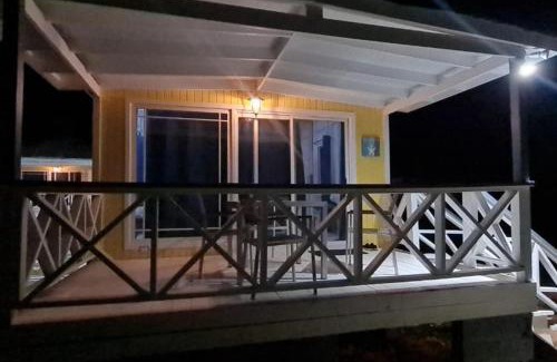 Codrington House | 1 Bed Cottage Sleeps 2 - Pet Friendly - Ocean View