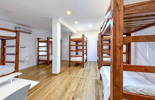Crawfish Rock Hotel | 1 Bed in a Shared Hostel Room (Male #4)