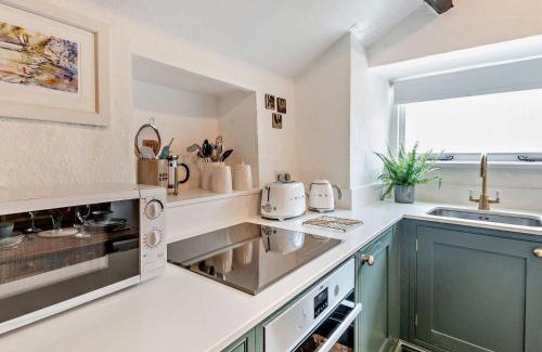 Ashford-in-the-Water House | 1 Bed in Ashford in the Water PK249