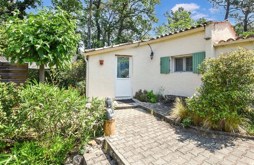 Saint-Paul-Trois-Chateaux House | 1 bedroom accommodation in ST PAUL TROIS CHATEAUX