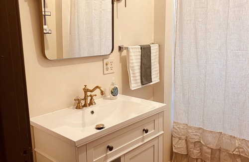 Borderland Apartment | 1 bedroom 1 bath rental