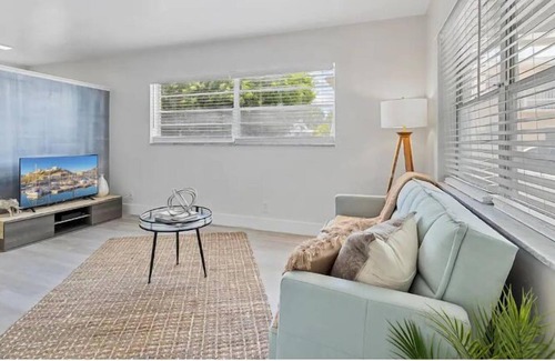 Highland Garden Apartment | 1 Bedroom 632108 by Houzlet