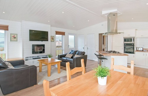 Woodham Walter Ski Chalet | 1 bedroom accommodation in Woodham Walter, Maldon