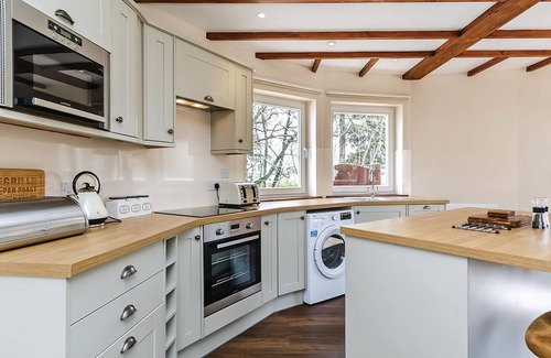 Clova Ski Chalet | 1 bedroom accommodation in Nr Kirriemuir