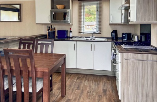 Tan-y-groes Ski Chalet | 1 bedroom accommodation in Tresaith Beach, Cardigan, Ceredigion