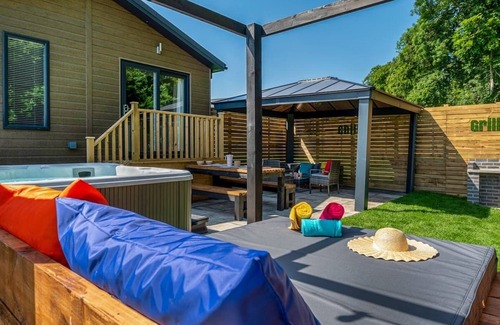 Raywell Ski Chalet | 1 bedroom accommodation in Raywell, Beverley