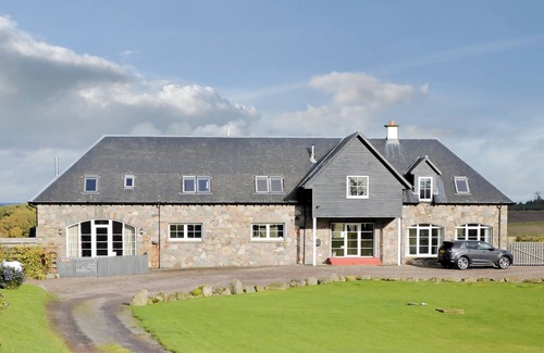 Murthly Cottage | 1 bedroom accommodation in Waterloo