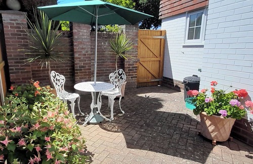 New Forest District Cottage | 1 bedroom accommodation in Sway, near Lymington