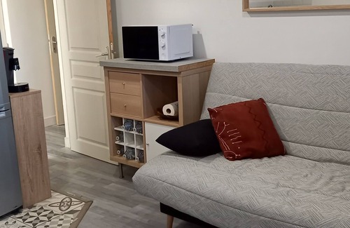Beaumont-sur-Oise Apartment | 1 Bedroom Apartment in Beaumont-sur-Oise