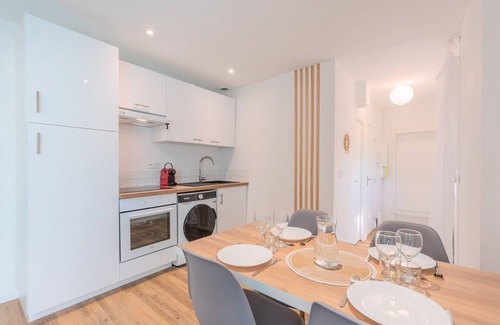 Roubaix Apartment | 1 bedroom apartment near tram, CHR + parking