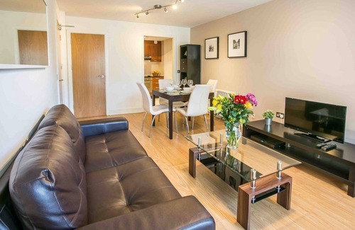 Grand Canal Dock Apartment | 1 Bedroom Apartment With Balcony In Dublin 2