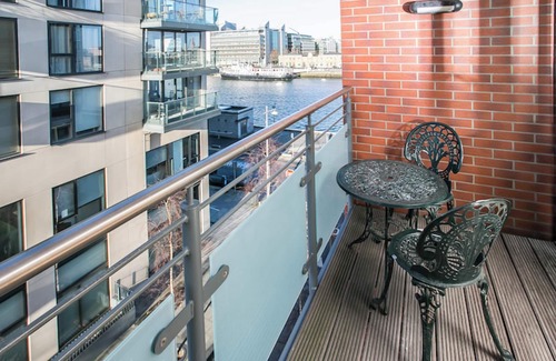 Grand Canal Dock Apartment | 1 Bedroom Apartment With Balcony In Dublin 2